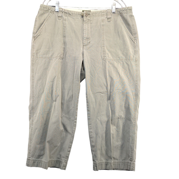 Eddie Bauer Women's Vashon Fit Capri Pants Green Size 16 Patch Pocket Cotton - Picture 1 of 10